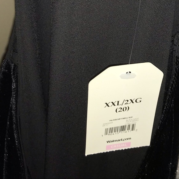 NWT *PLUS* Black Velvet Bell Sleeve Blouse - XXL - Picture 13 of 13